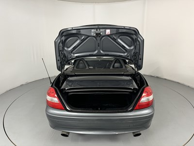 Lot 148 - 2005 Mercedes-Benz SLK350