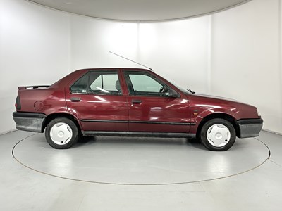 Lot 153 - 1993 Renault 19