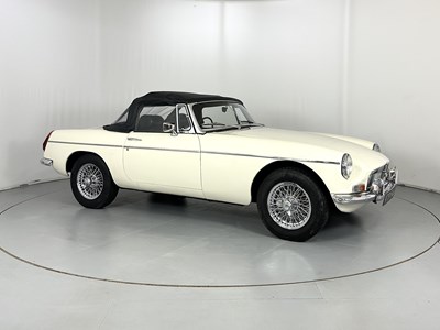 Lot 24 - 1970 MG B Roadster