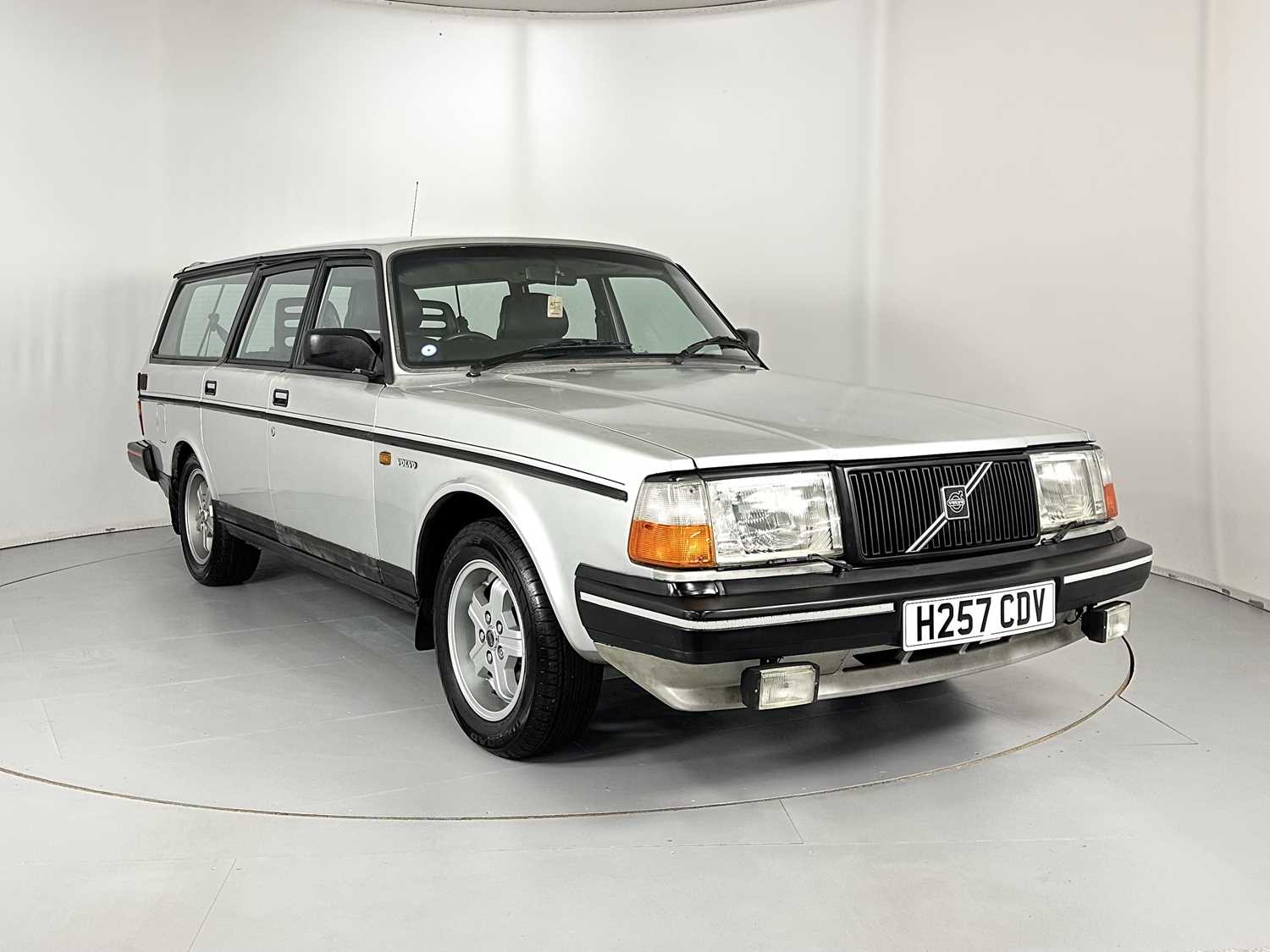 Lot 157 - 1990 Volvo 240 GLT