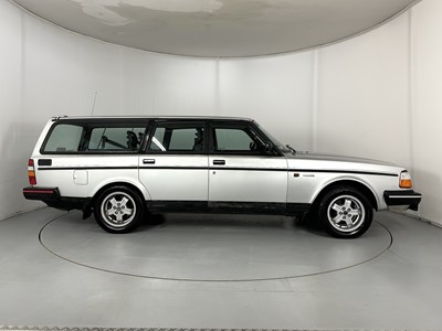 Lot 157 - 1990 Volvo 240 GLT