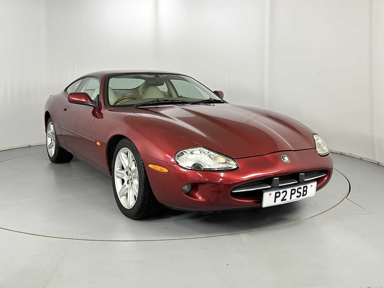 Lot 152 - 1996 Jaguar XK8