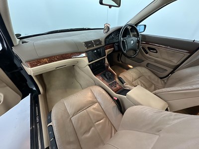 Lot 158 - 1998 BMW 523i