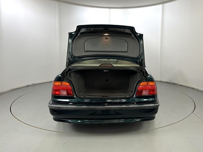 Lot 158 - 1998 BMW 523i