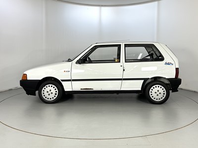 Lot 51 - 1995 Fiat Uno