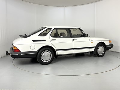 Lot 31 - 1988 Saab 900i