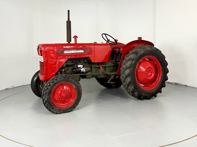Lot 12 - 1965 International Harvester B-414