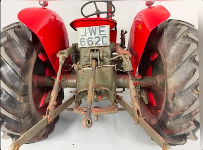 Lot 12 - 1965 International Harvester B-414