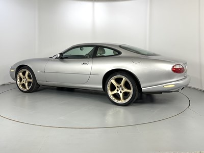 Lot 101 - 2001 Jaguar XK8