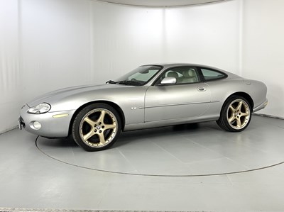 Lot 101 - 2001 Jaguar XK8