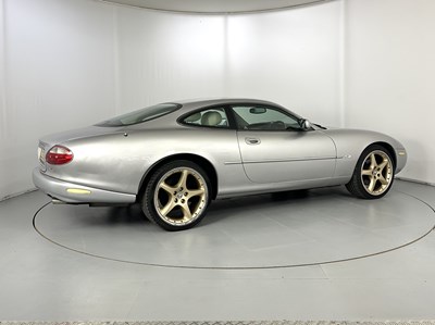 Lot 101 - 2001 Jaguar XK8