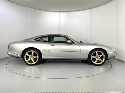 Lot 101 - 2001 Jaguar XK8