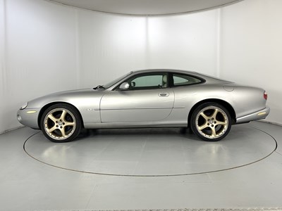 Lot 101 - 2001 Jaguar XK8