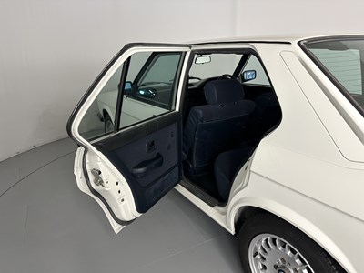 Lot 10 - 1987 BMW 525 E Lux