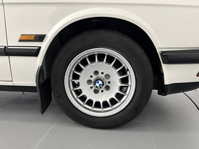 Lot 10 - 1987 BMW 525 E Lux