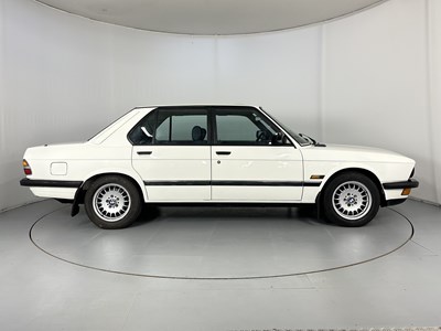 Lot 10 - 1987 BMW 525 E Lux