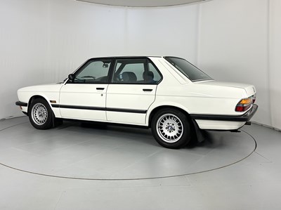 Lot 10 - 1987 BMW 525 E Lux