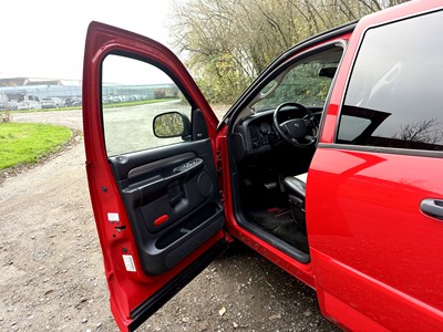 Lot 74 - 2005 Dodge Ram SRT-10