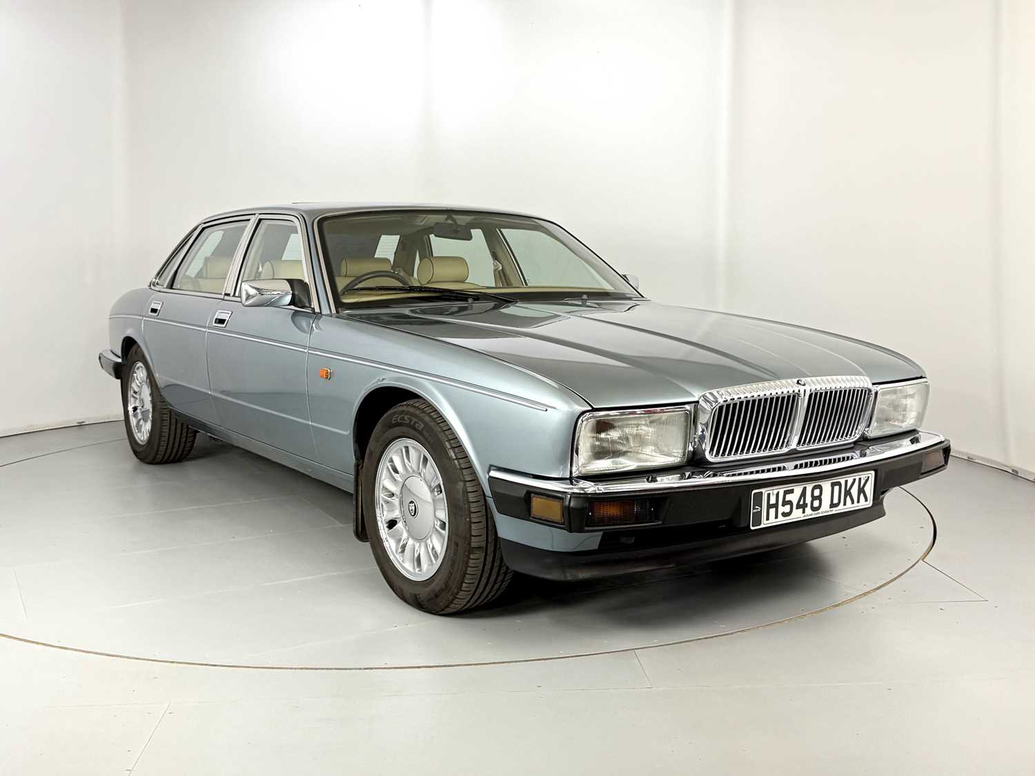 Lot 13 - 1991 Daimler 4.0