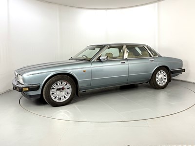 Lot 13 - 1991 Daimler 4.0