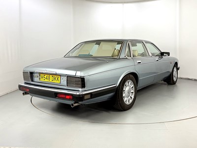 Lot 13 - 1991 Daimler 4.0