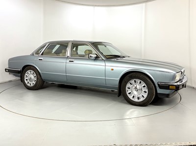 Lot 13 - 1991 Daimler 4.0