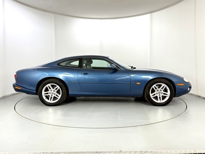 Lot 6 - 2002 Jaguar XK8