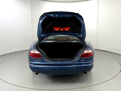 Lot 6 - 2002 Jaguar XK8