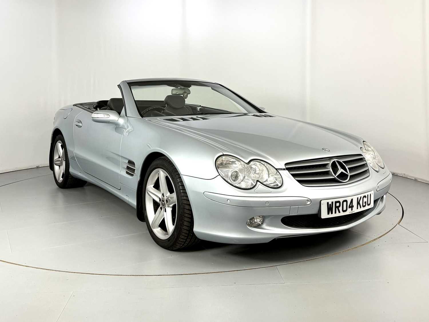 Lot 3 - 2004 Mercedes-Benz SL500