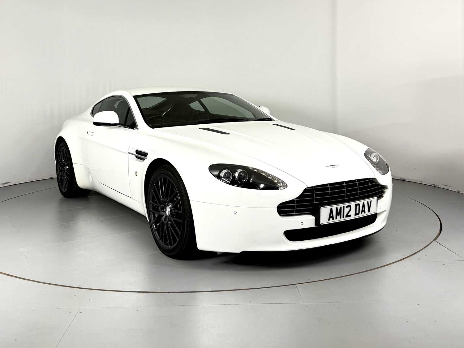 Lot 46 - 2012 Aston Martin Vantage V8