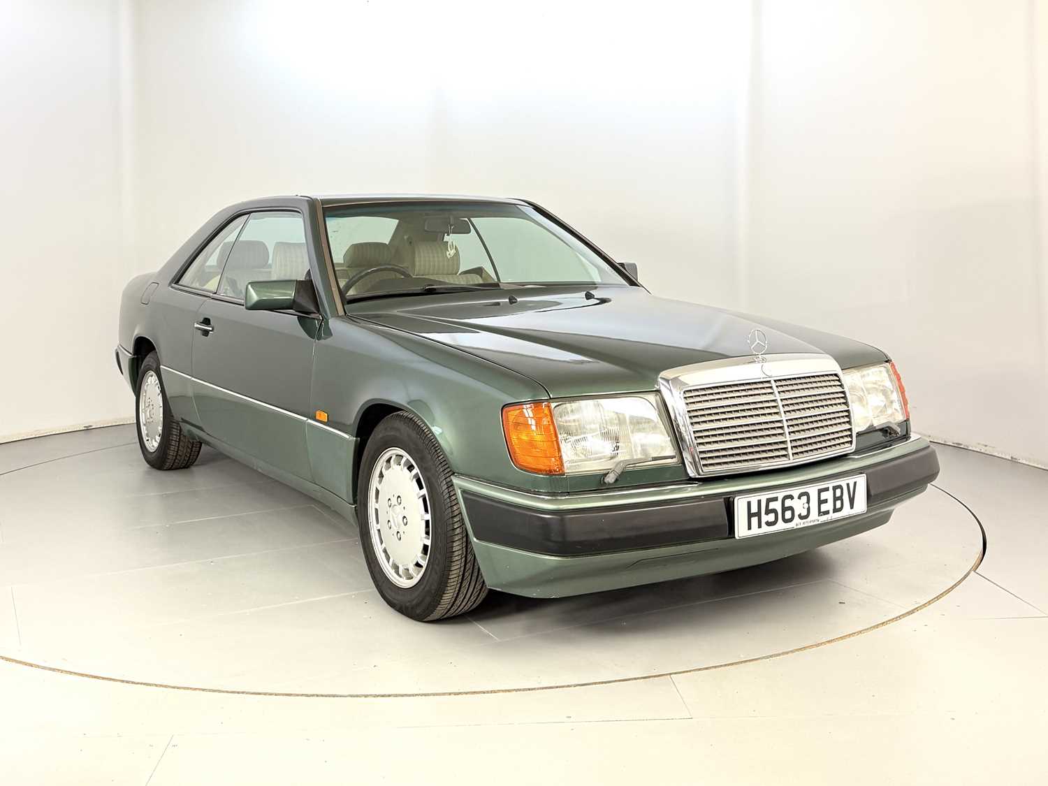 Lot 67 - 1991 Mercedes-Benz 300CE