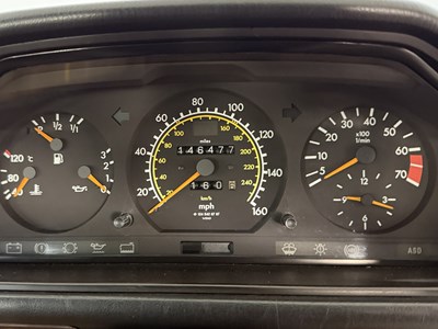 Lot 67 - 1991 Mercedes-Benz 300CE