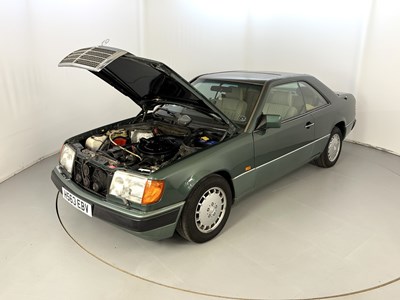 Lot 67 - 1991 Mercedes-Benz 300CE