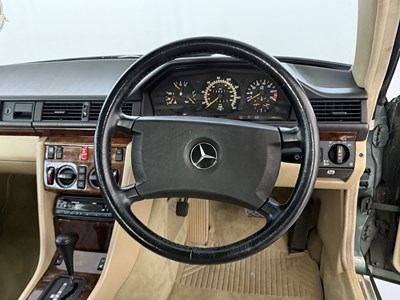 Lot 67 - 1991 Mercedes-Benz 300CE