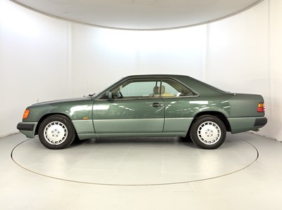 Lot 67 - 1991 Mercedes-Benz 300CE