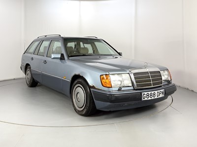 Lot 42 - 1990 Mercedes-Benz 300TE