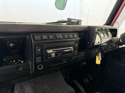 Lot 23 - 2006 Land Rover Defender 90