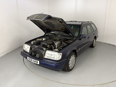 Lot 94 - 1995 Mercedes-Benz E220