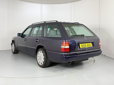 Lot 94 - 1995 Mercedes-Benz E220