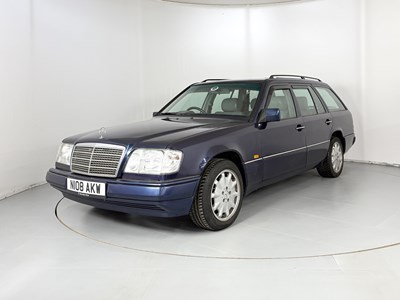 Lot 94 - 1995 Mercedes-Benz E220