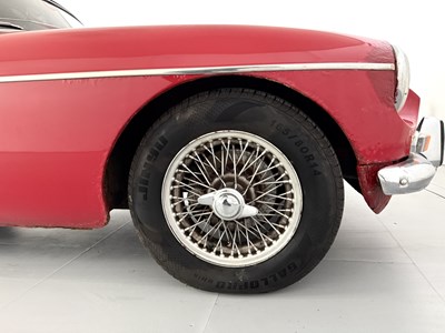 Lot 59 - 1972 MG B Roadster