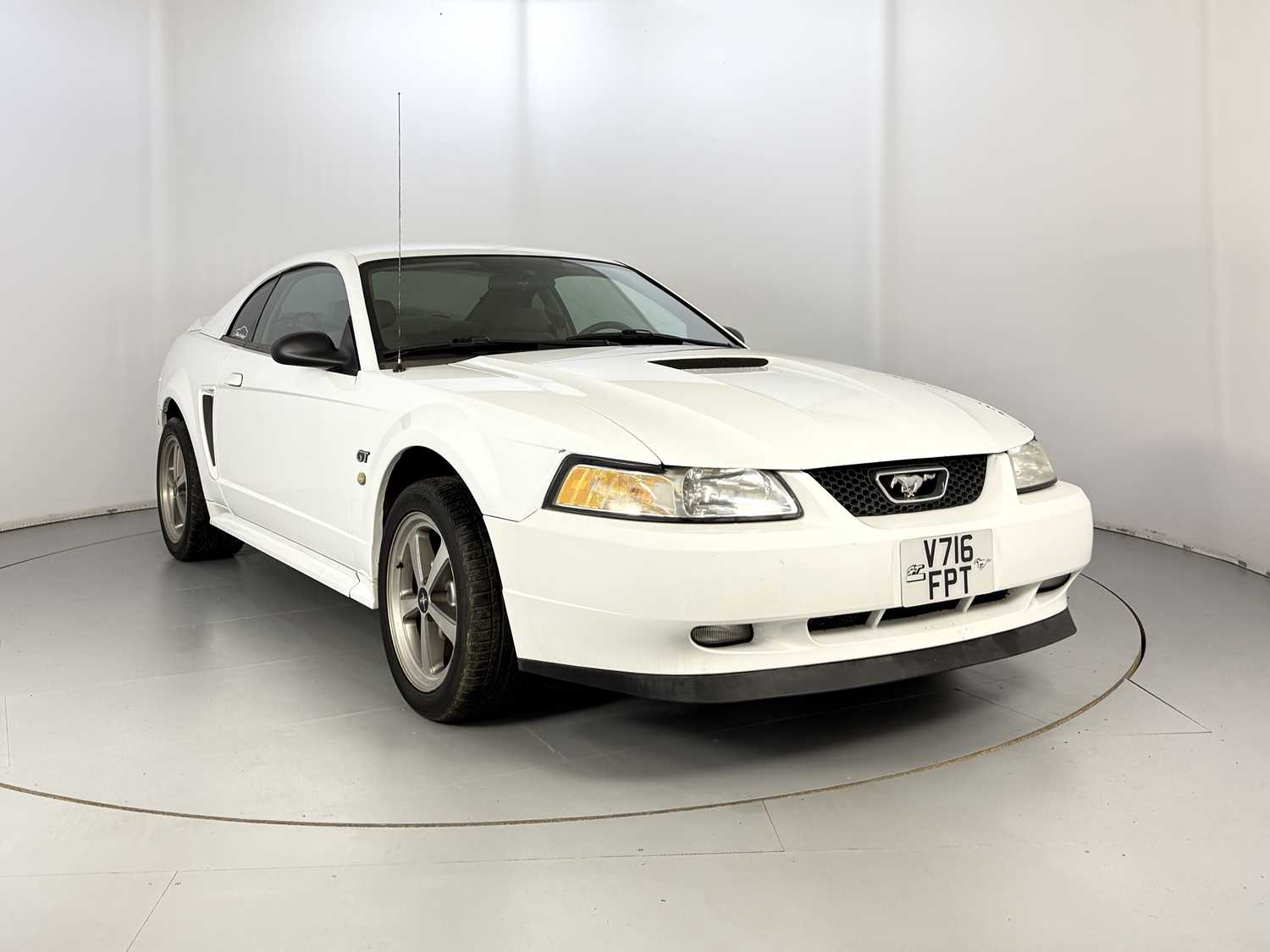 Lot 17 - 2000 Ford Mustang GT