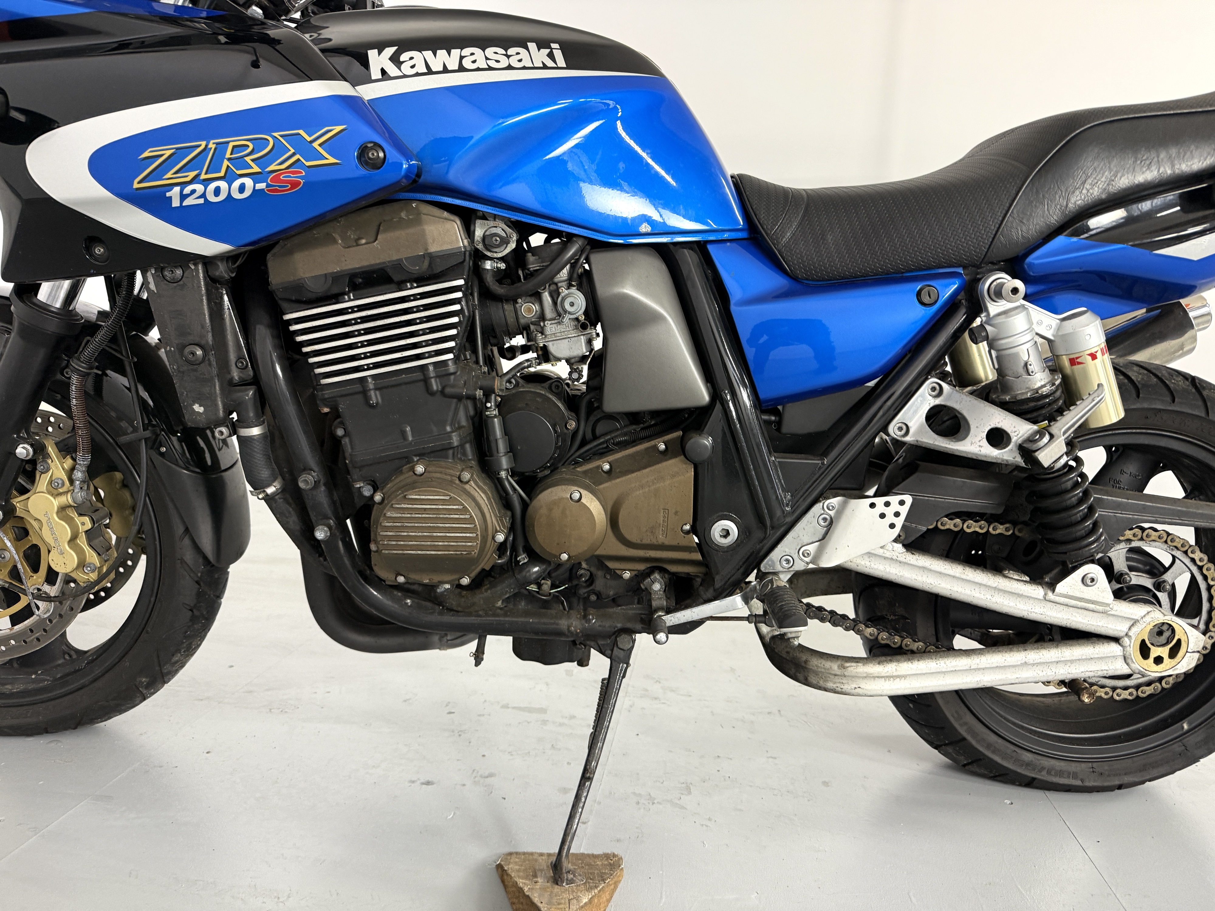 Lot 84 - 2002 Kawasaki ZRX1200