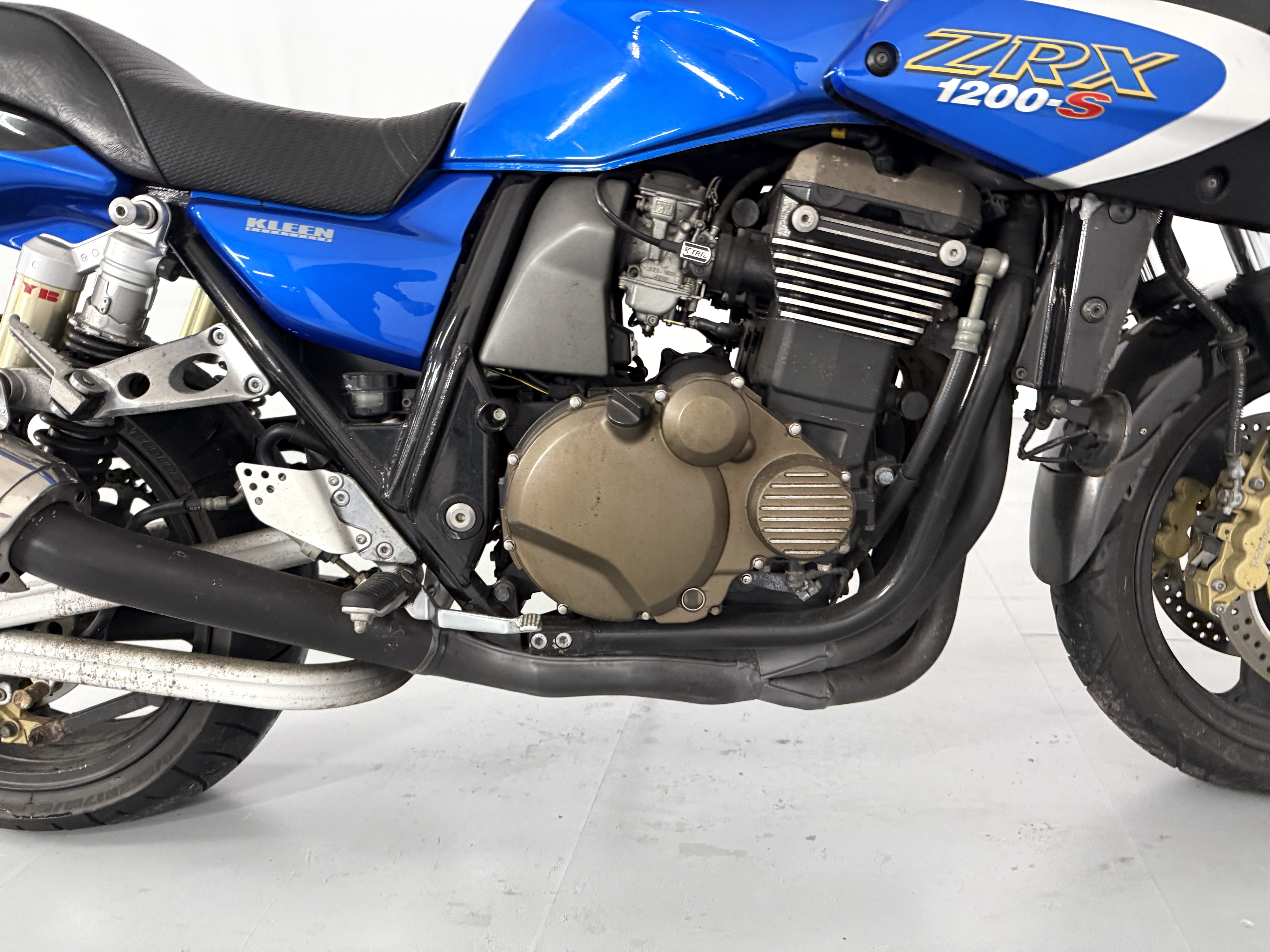 らいらっく ZX-135 “FLASHER“ 公式限定ステッカー（小サイズ）付 | ZEXUS