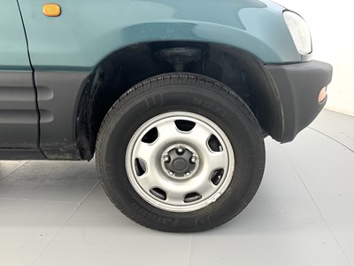 Lot 41 - 1995 Toyota Rav4