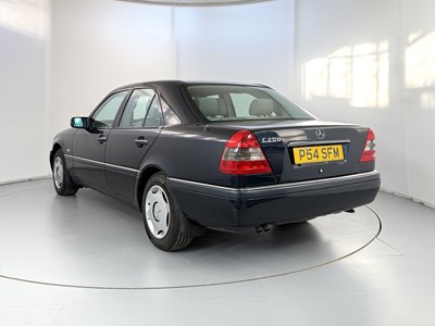 Lot 24 - 1997 Mercedes-Benz C200