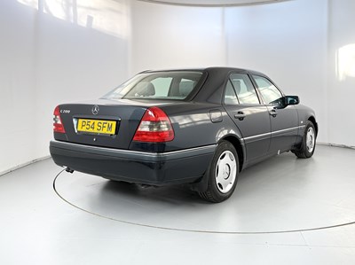 Lot 24 - 1997 Mercedes-Benz C200