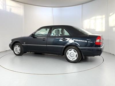 Lot 24 - 1997 Mercedes-Benz C200