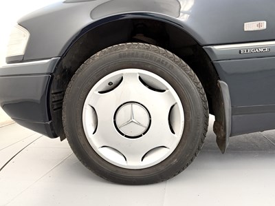 Lot 24 - 1997 Mercedes-Benz C200