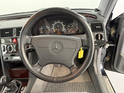 Lot 24 - 1997 Mercedes-Benz C200